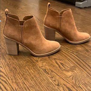 NWT🌟 Dolce Vita Sullie Suede Booties